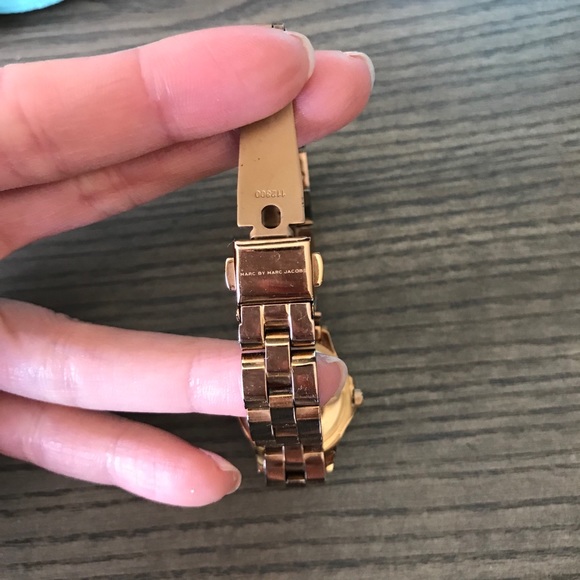 Rose gold Marc jacobs watch - Picture 2 of 3